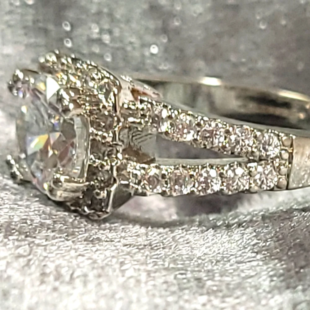 4 Prong White Zircon Silver Color Engagement Ring - Picture 7 of 8